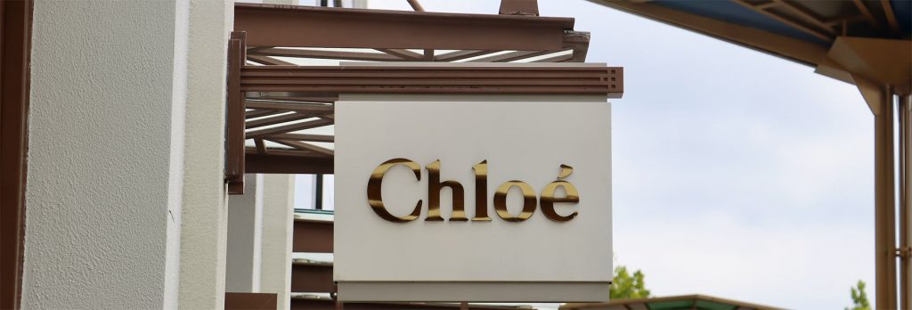 chloe store sign